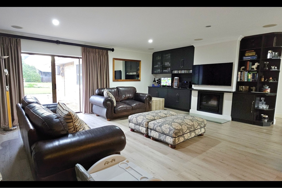 3 Bedroom Property for Sale in Vierlanden Western Cape